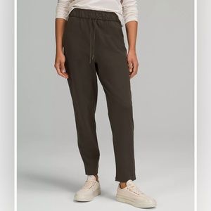 Lululemon on the fly pant